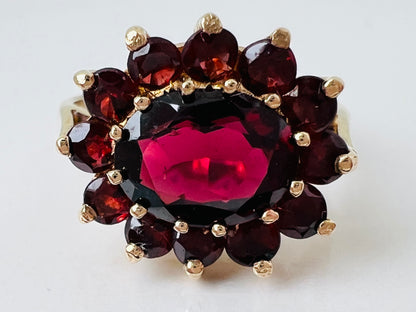 9ct Gold Garnet Ring