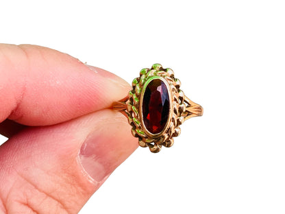 Vintage 9ct Gold Garnet Ring