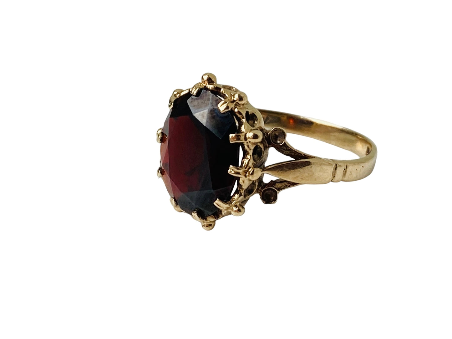 Vintage 9ct Gold Garnet Ring