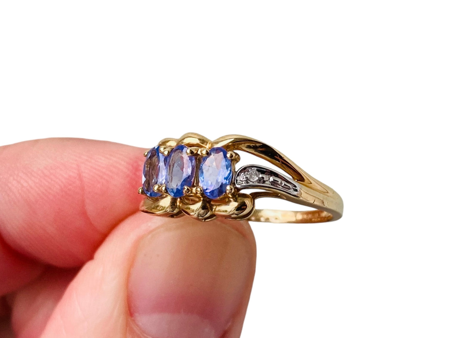 9ct Gold Tanzanite & Diamond Ring