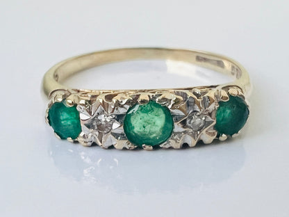 9ct Gold Emerald & Diamond Ring