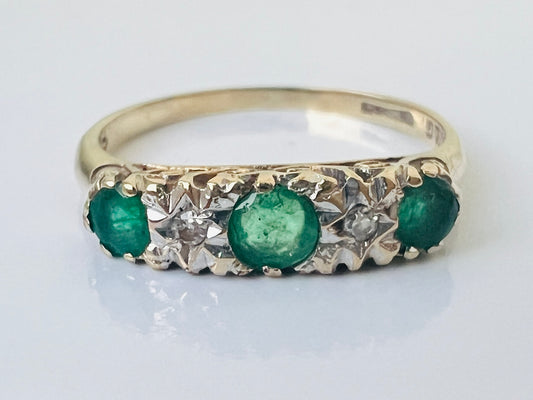 9ct Gold Emerald & Diamond Ring