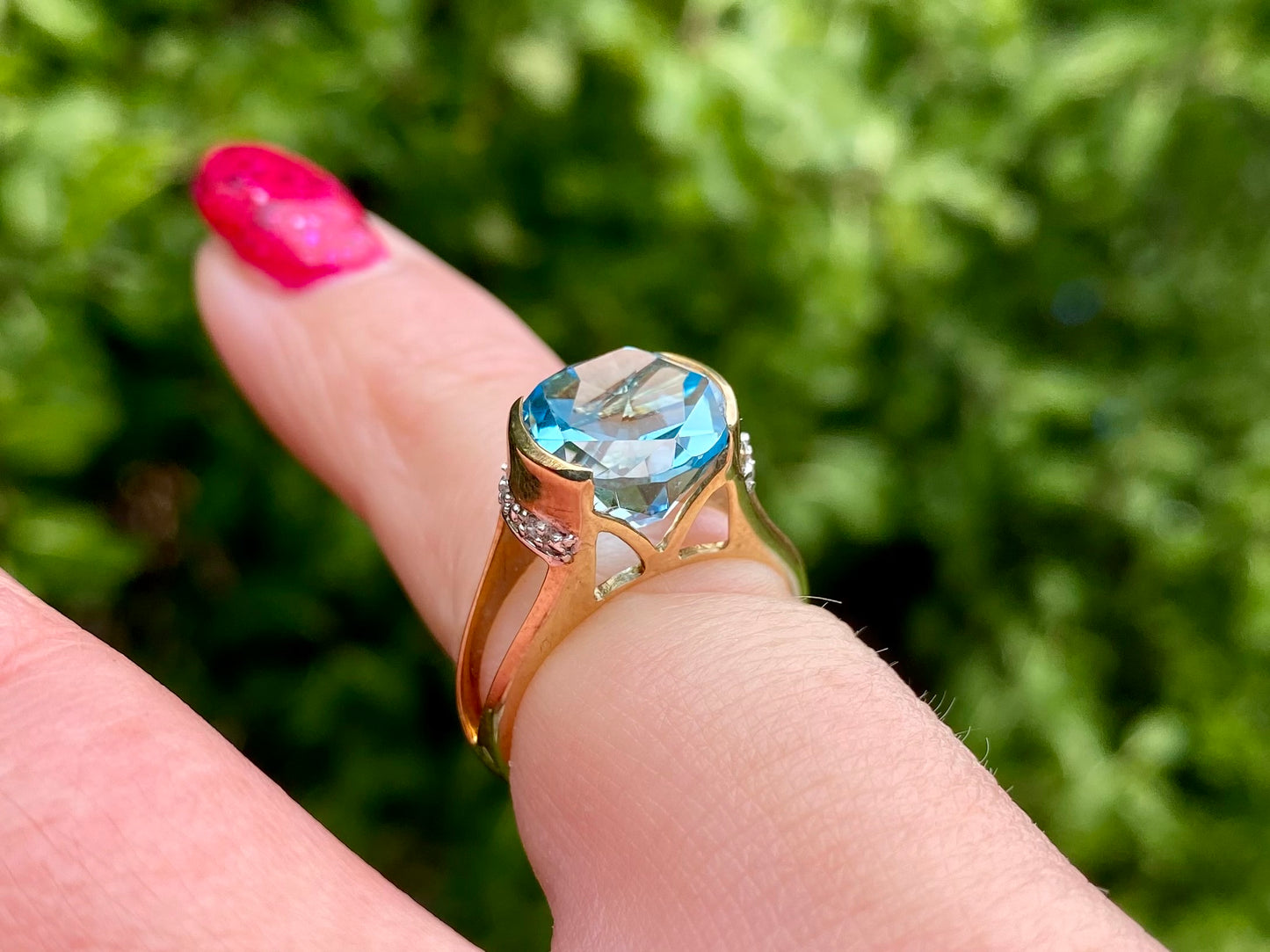 9ct Gold Topaz & Diamond Ring