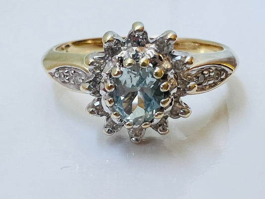 9ct Gold Aquamarine & Diamond Ring