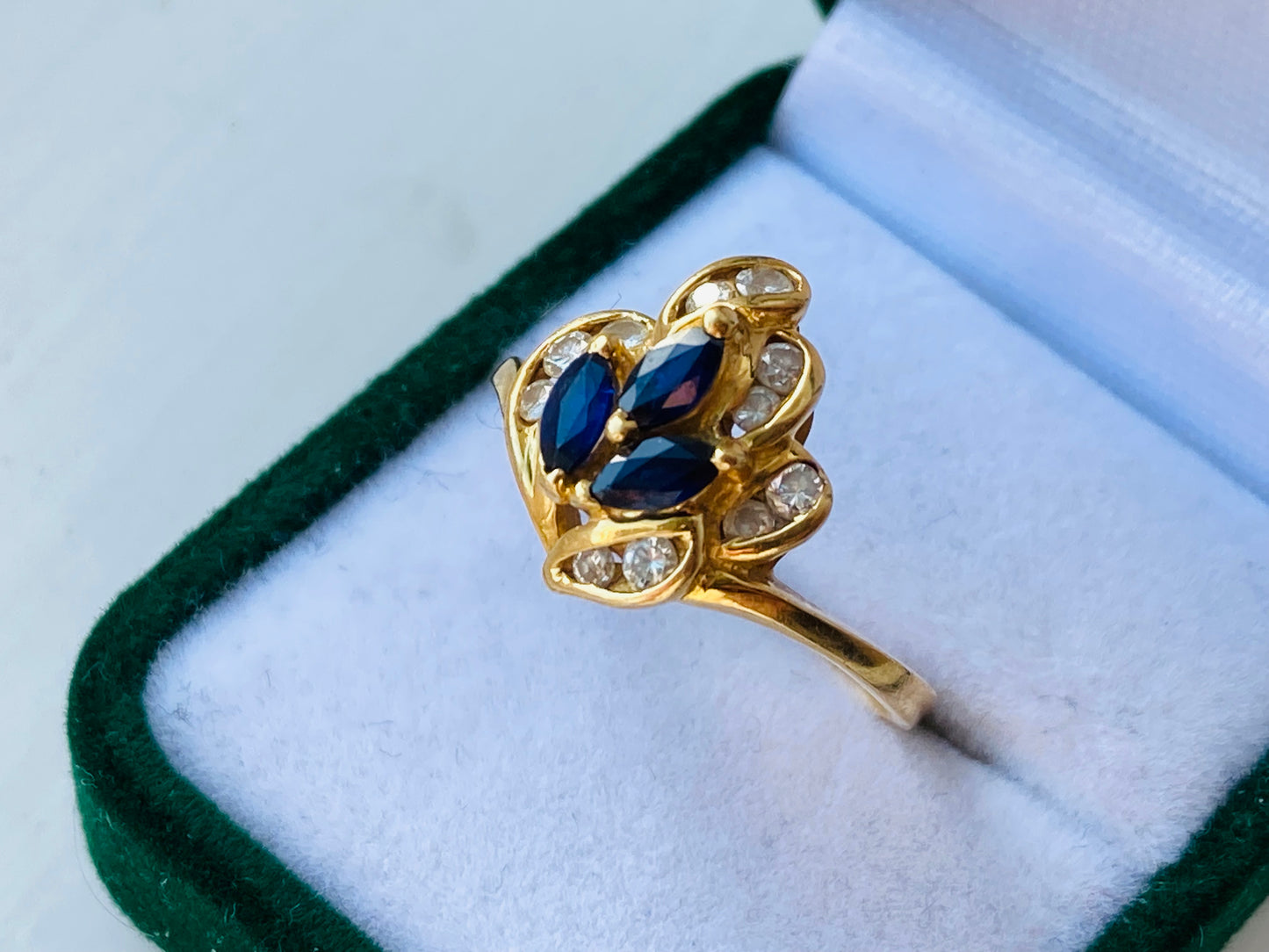 18ct Gold Sapphire & Diamond Ring