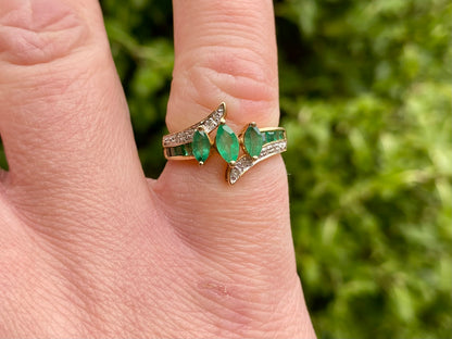 10ct Gold Emerald & Diamond Ring