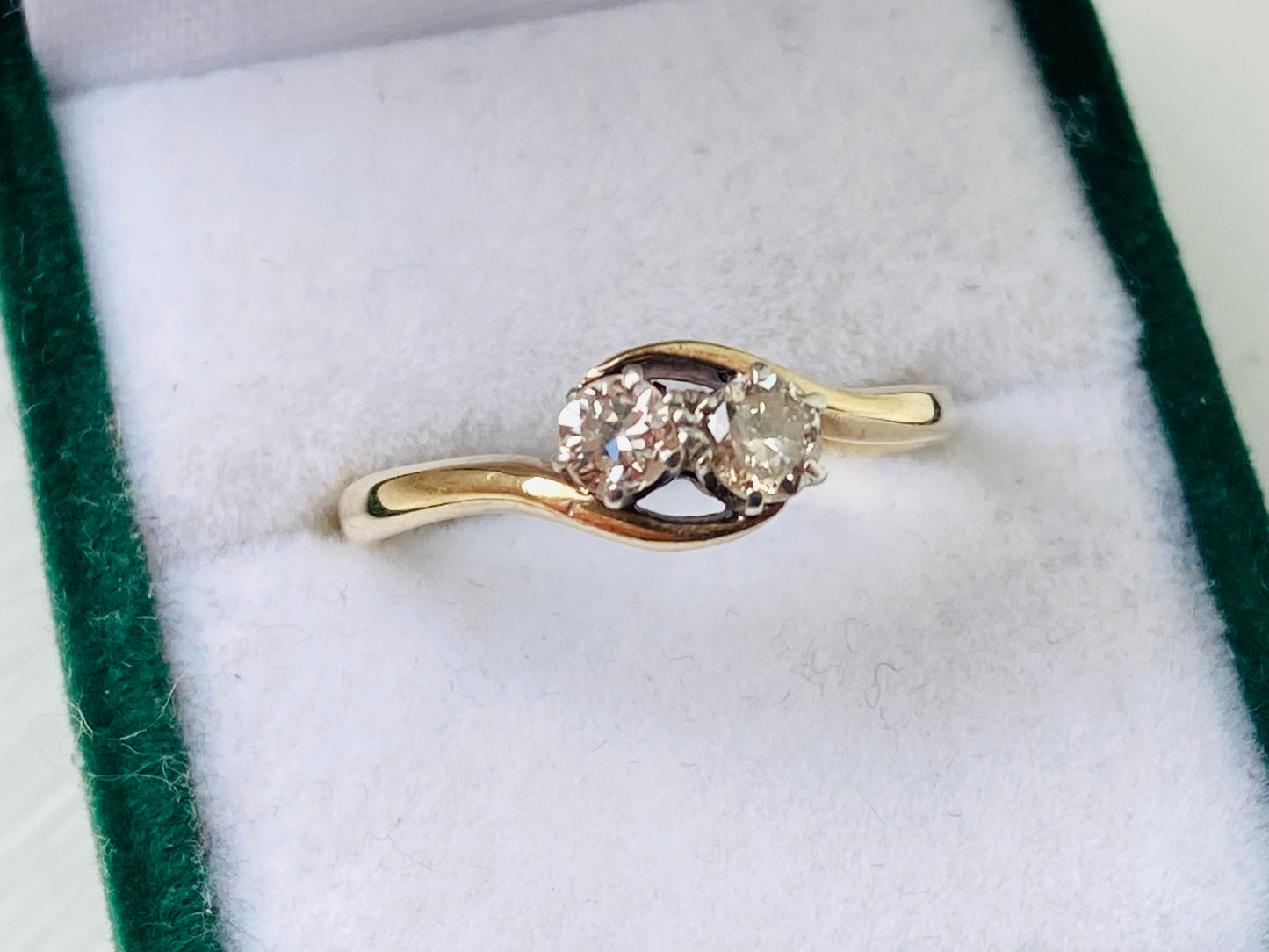 Vintage 9ct Gold Toi et Moi Diamond Ring