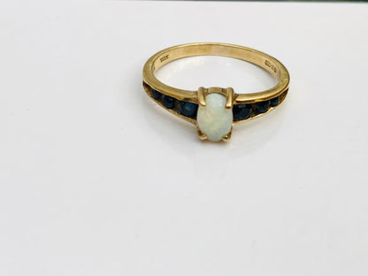 Vintage 9ct Gold Opal & Sapphire Ring