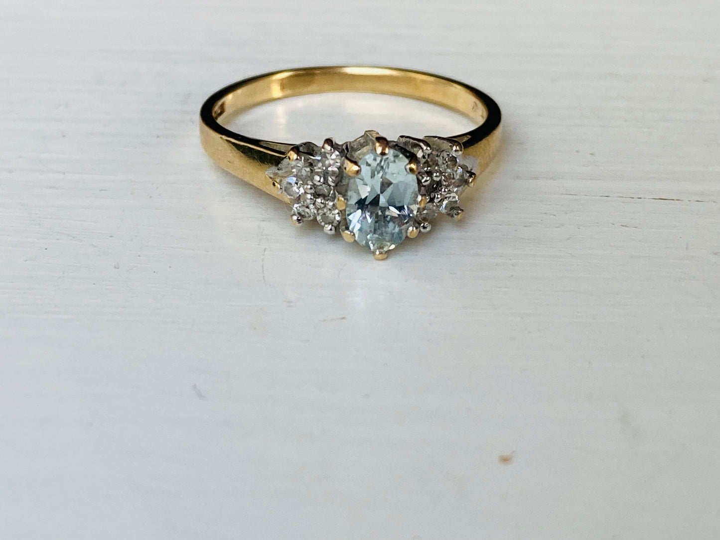 9ct Gold Aquamarine & Diamond Ring