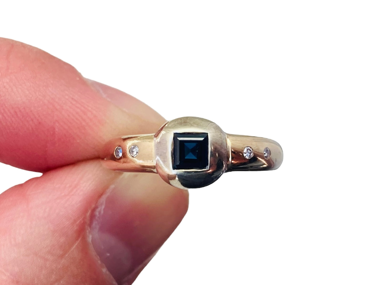 9ct Gold Sapphire & Diamond Ring
