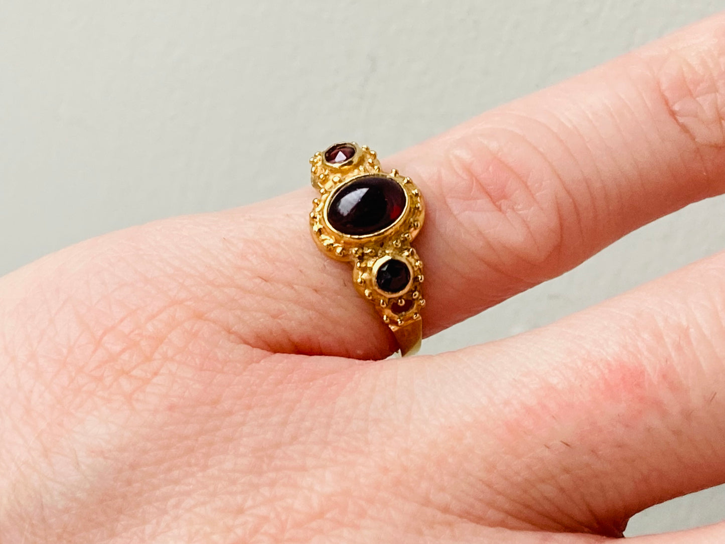 Vintage 9ct Gold Garnet Ring