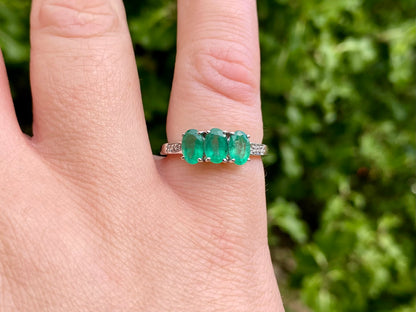 9ct Gold Emerald & Diamond Ring