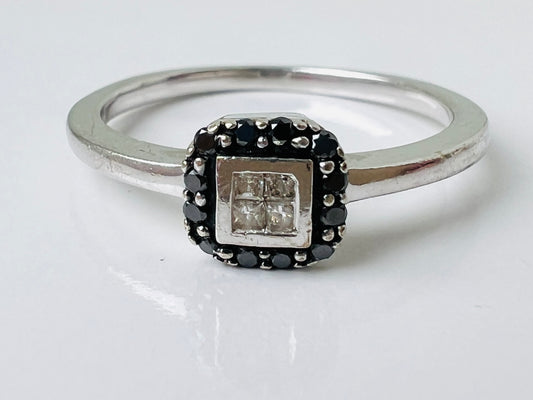 9ct Gold Diamond Ring