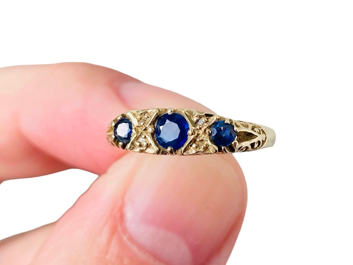 Vintage 9ct Gold Sapphire & Diamond Ring