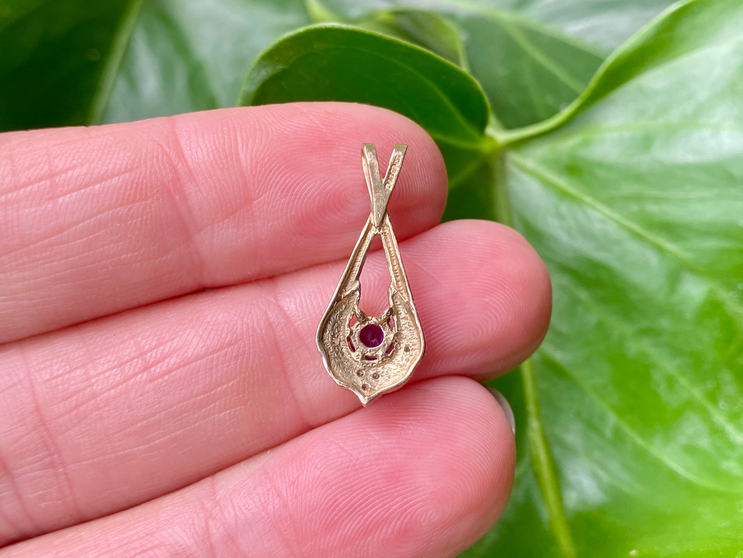 9ct Gold Amethyst & Diamond Pendant