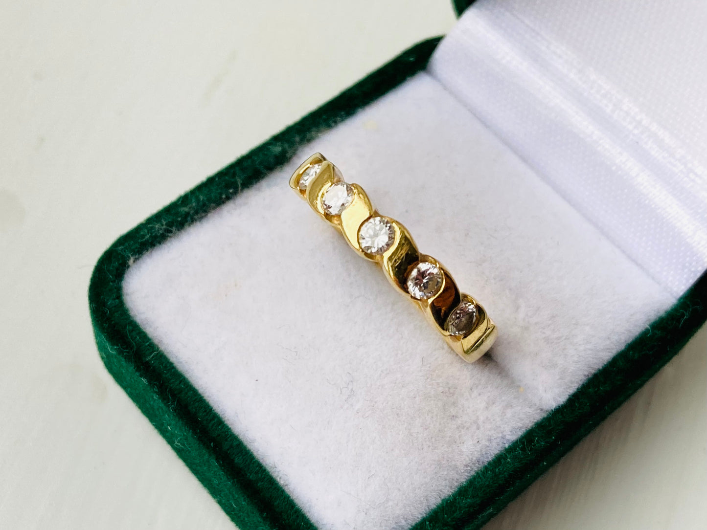 Vintage 18ct Gold Diamond Ring