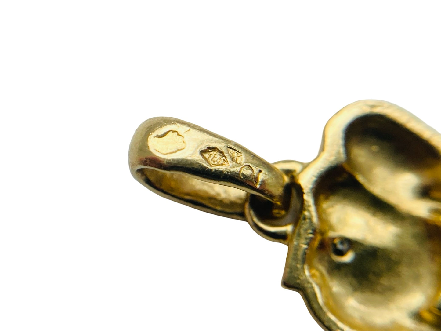 18ct Gold Elephant Diamond Pendant
