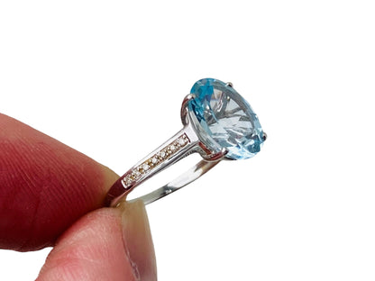 9ct Gold Topaz & Diamond Ring