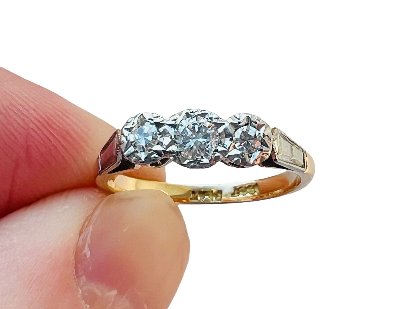 Vintage 18ct Gold Three-Stone Diamond Ring