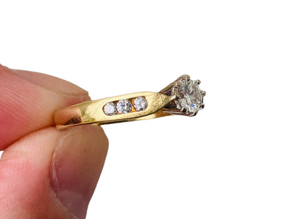 18ct Gold Diamond Ring