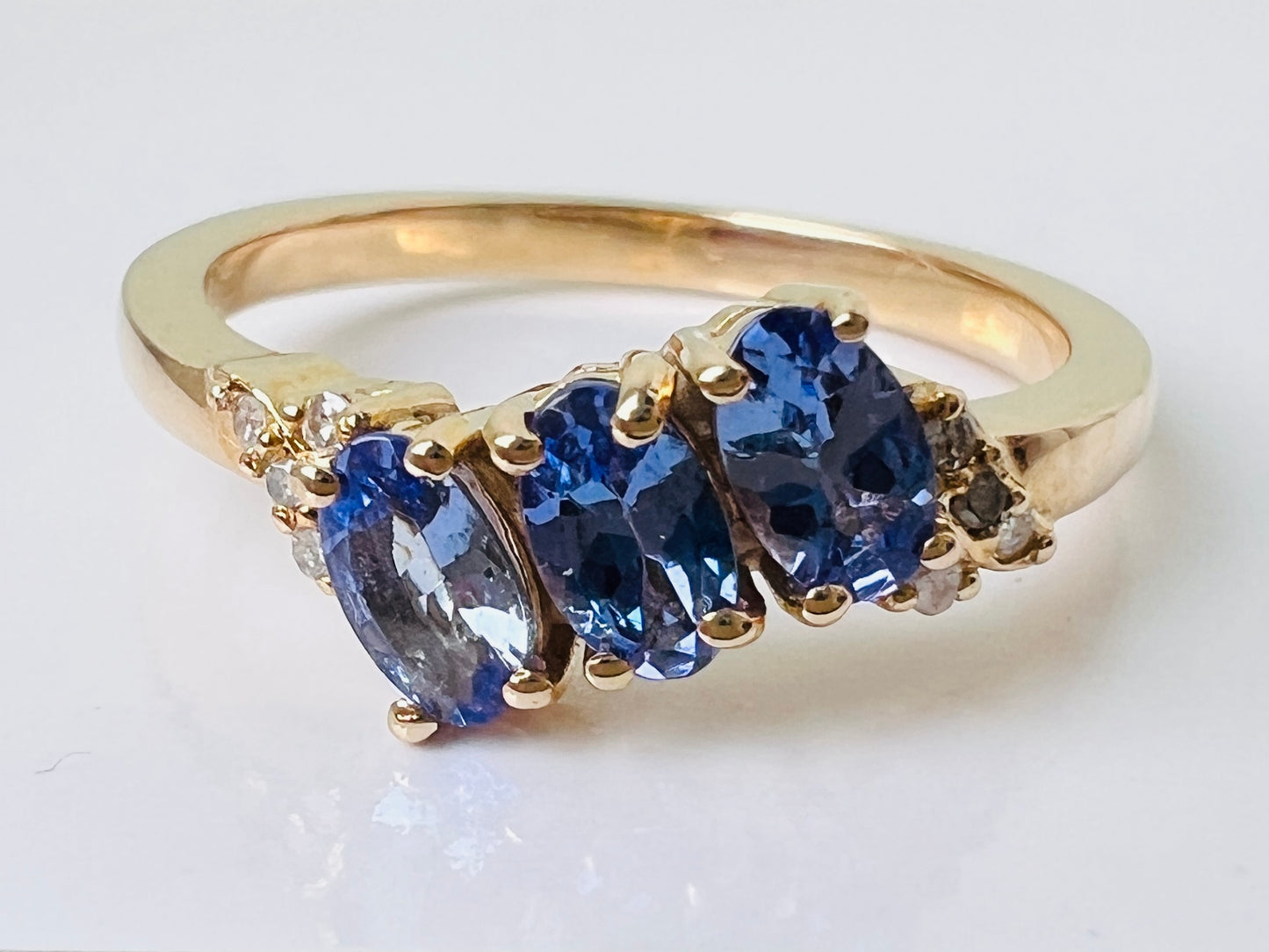 9ct Gold Tanzanite & Diamond Ring