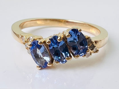 9ct Gold Tanzanite & Diamond Ring