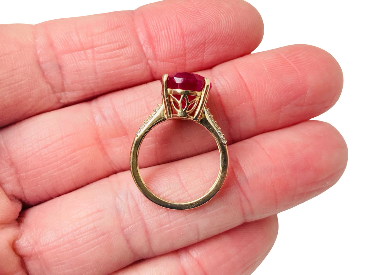 9ct Gold Ruby & Diamond Ring
