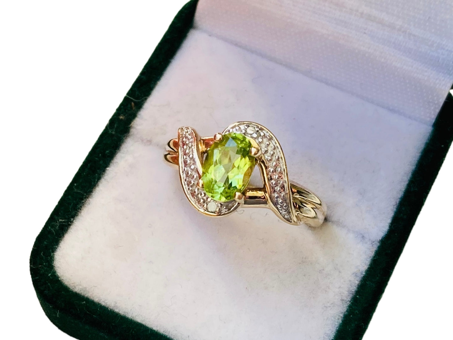 9ct Gold Peridot & Diamond Ring