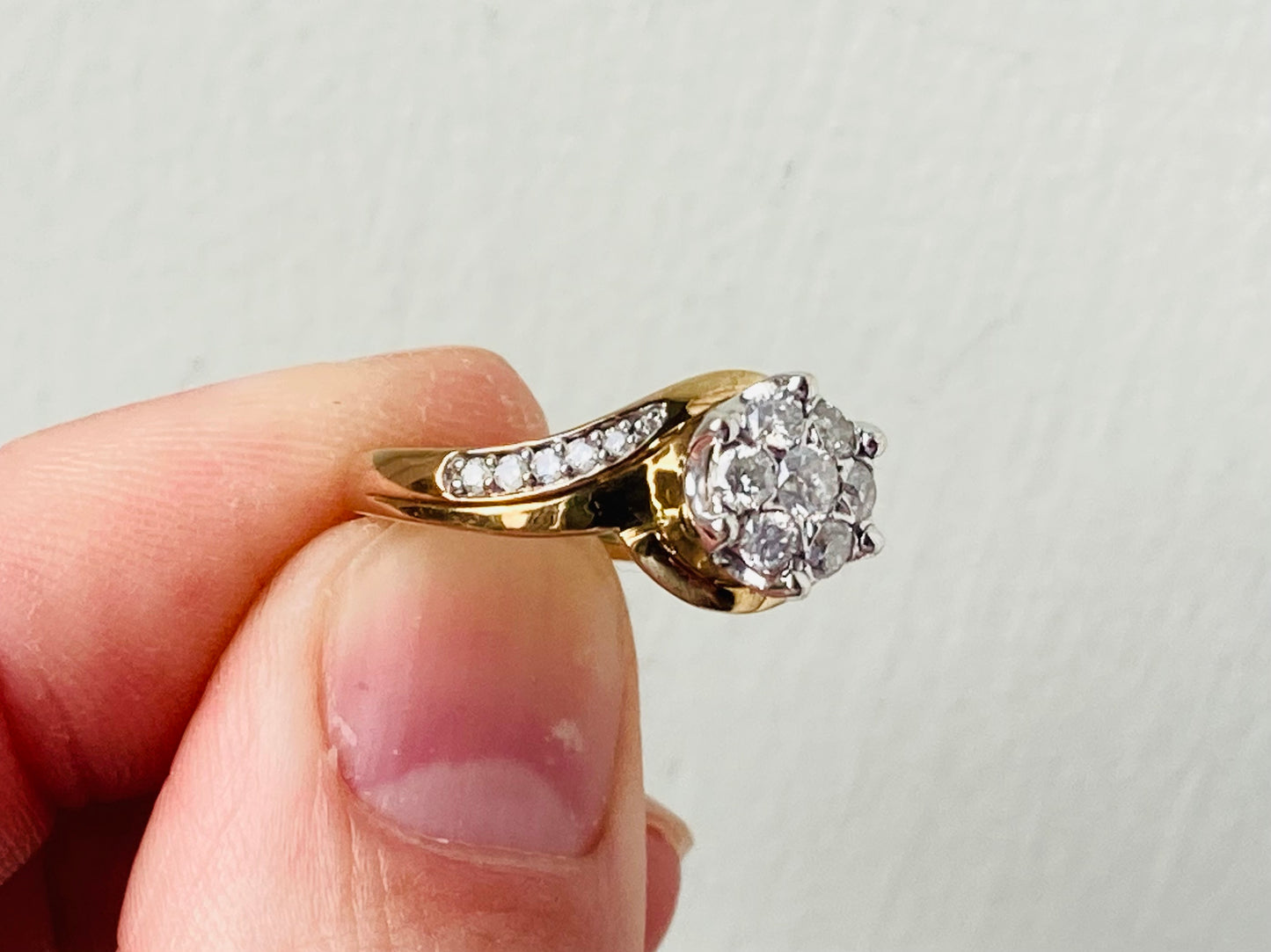 9ct Gold Diamond Ring