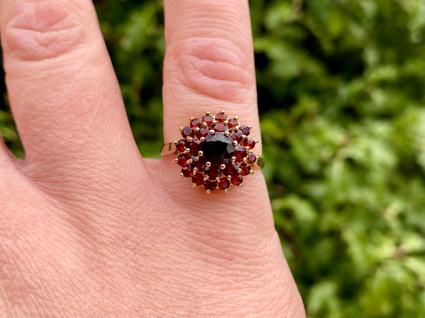 Vintage 9ct Gold Garnet Cluster Ring