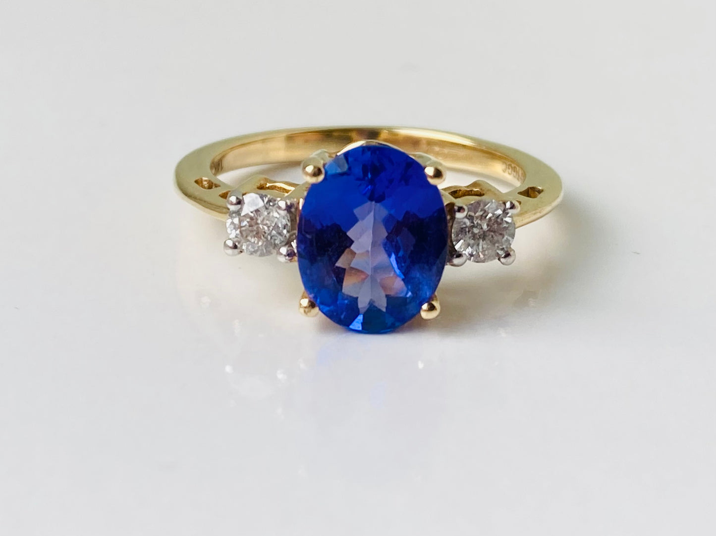 14ct Gold Tanzanite & Diamond Ring