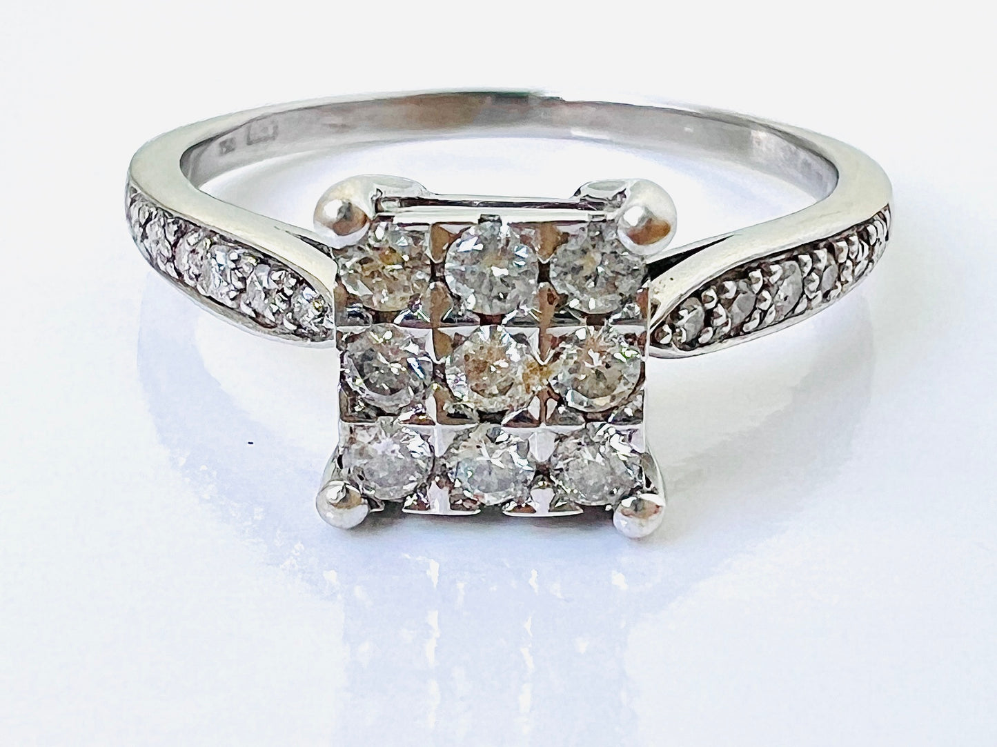18ct Gold Diamond Ring