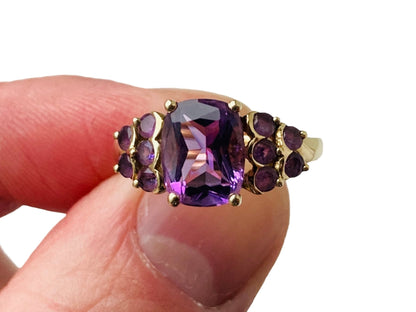 9ct Gold Amethyst Ring
