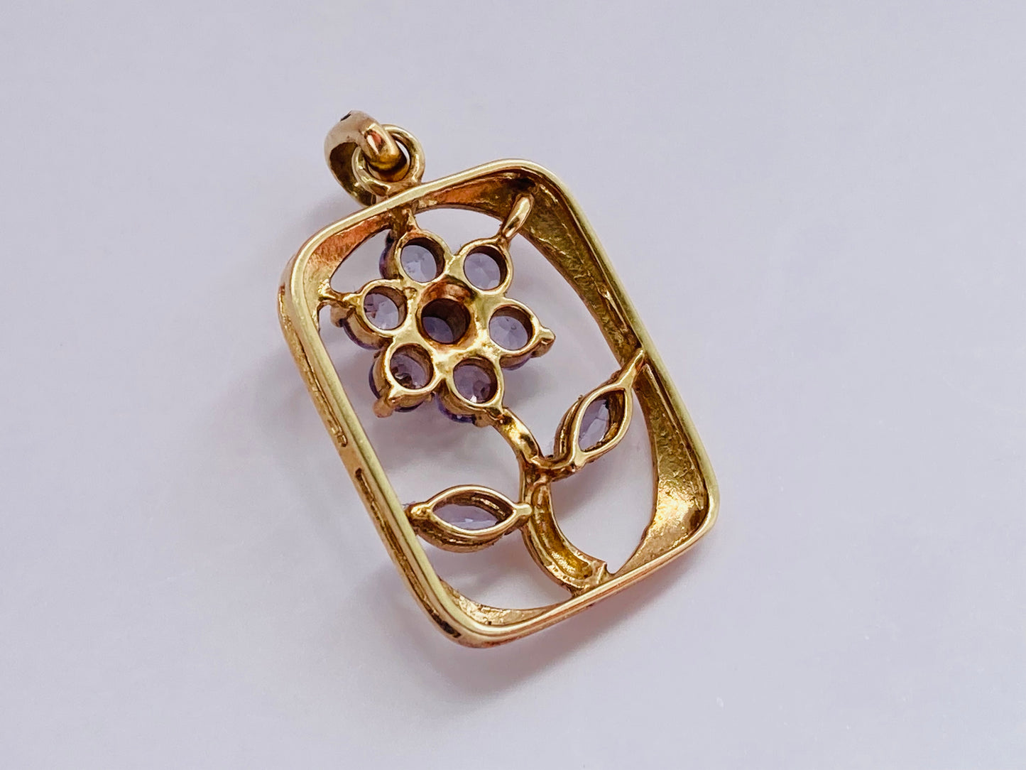 9ct Gold Tanzanite Flower Pendant