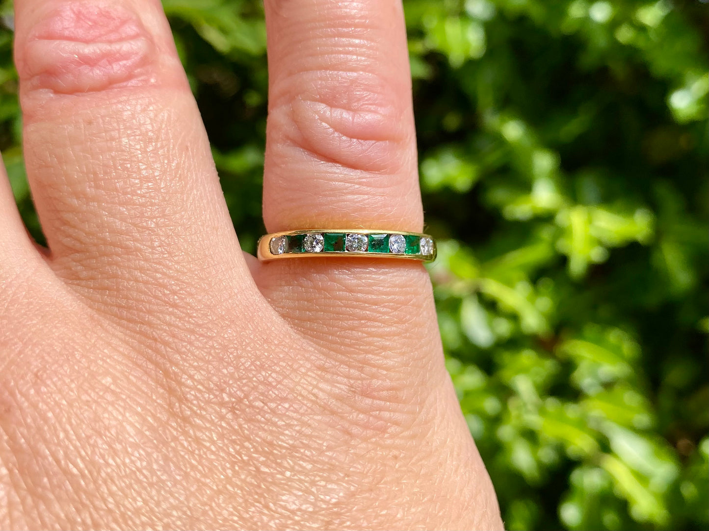 Vintage 18ct Gold Emerald & Diamond Ring