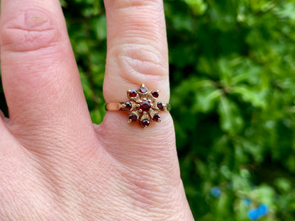 Vintage 9ct Gold Garnet Ring