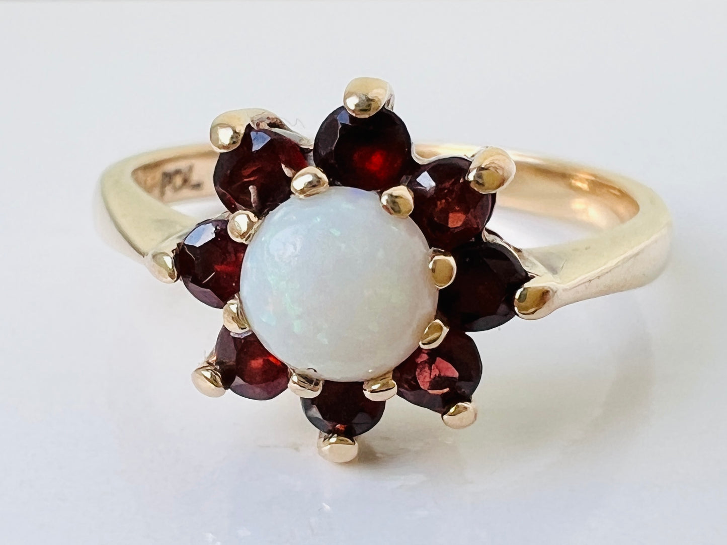 Vintage 9ct Gold Opal & Garnet Ring