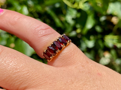 Vintage 9ct Gold Garnet Ring