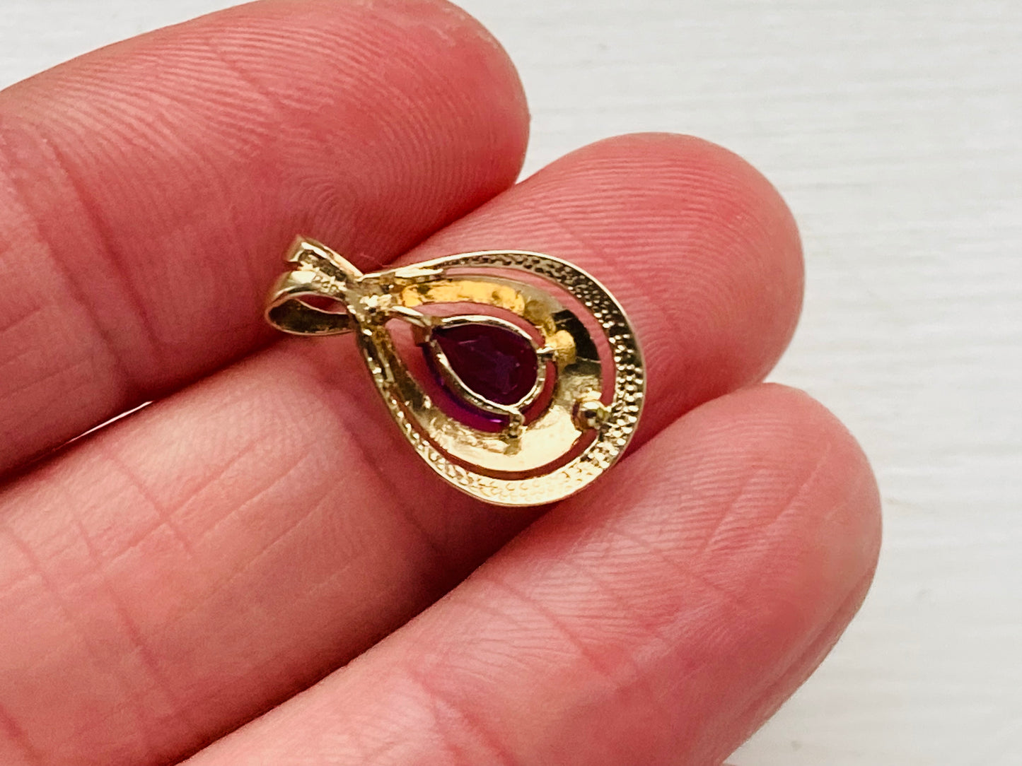 9ct Gold Amethyst Pendant