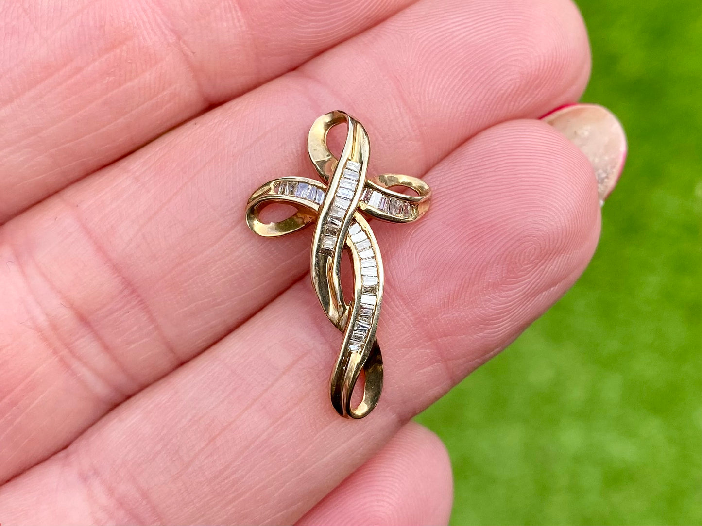 9ct Gold Diamond Cross Pendant