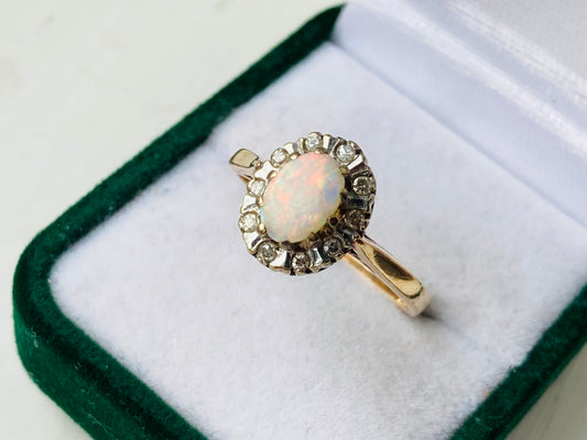 Vintage 9ct Gold Opal & Diamond Ring