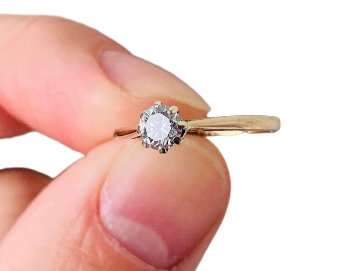 Vintage 9ct Gold Diamond Solitaire Ring