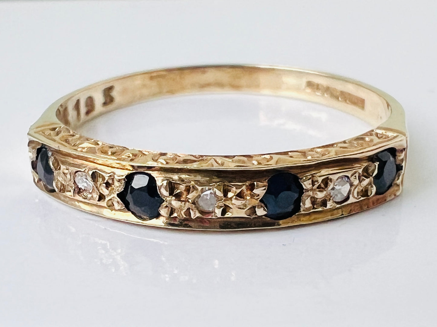 Vintage 9ct Gold Sapphire & Diamond Ring
