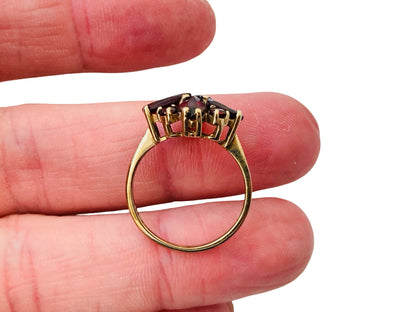Vintage 9ct Gold Garnet Ring