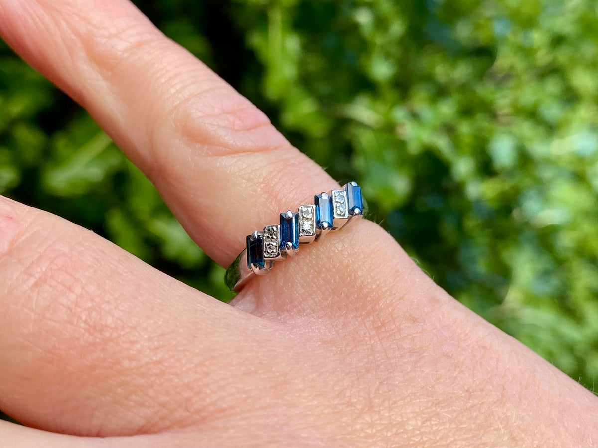 9ct Gold Sapphire & Diamond Ring
