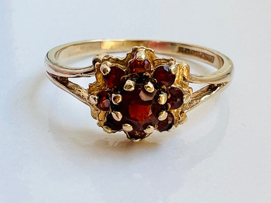 Vintage 9ct Gold Garnet Ring