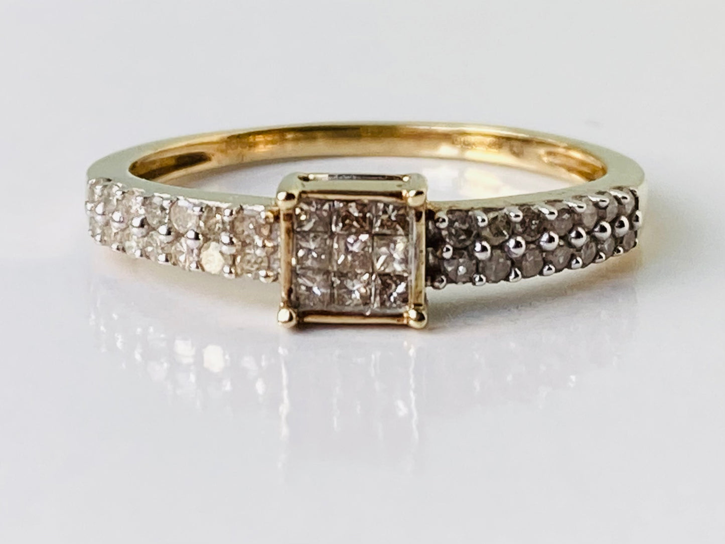 9ct Gold Diamond Ring