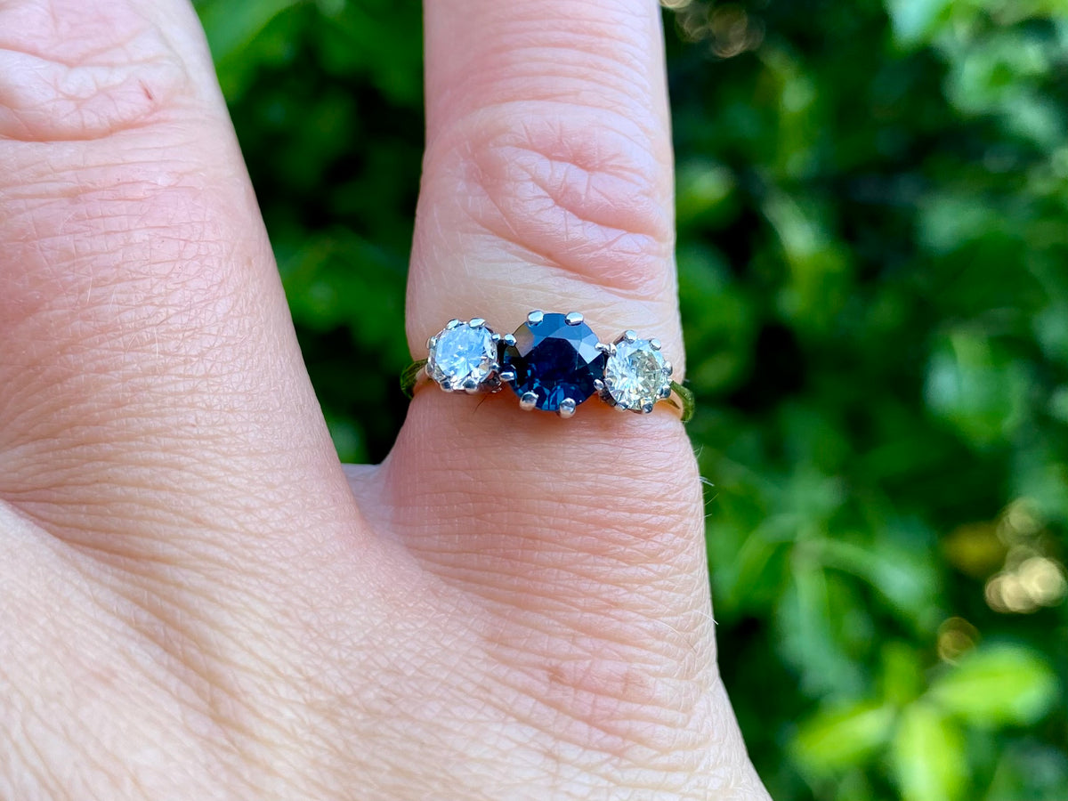 Antique 18ct Gold Sapphire & Diamond Ring