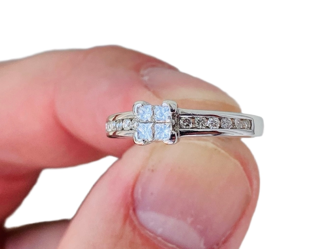 18ct Gold Diamond Ring