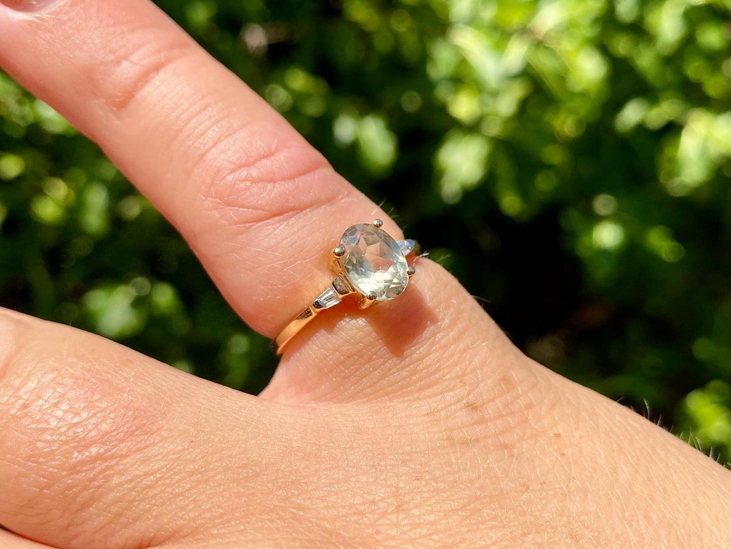 9ct Gold Green Sapphire & Diamond Ring